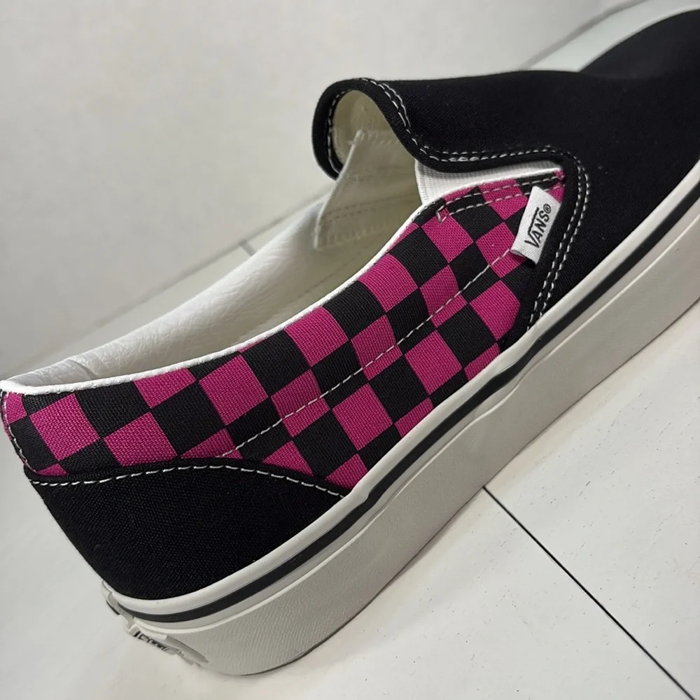 NWT Vans Classic Checkerboard Slip-Ons in Raspberry and Black Men’s 10 - Picture 7 of 10